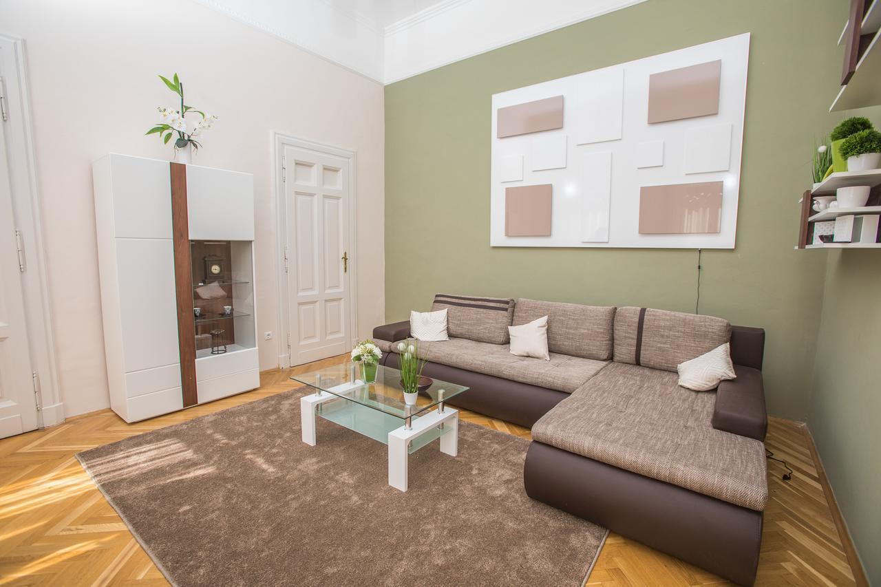 Novak Apartman سيغيد المظهر الخارجي الصورة
